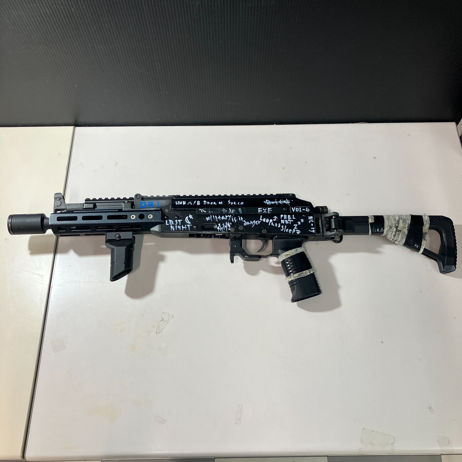 むつ40-112811 東京マルイ AKX ガスブローバックマシンガン 品 ペイントあり