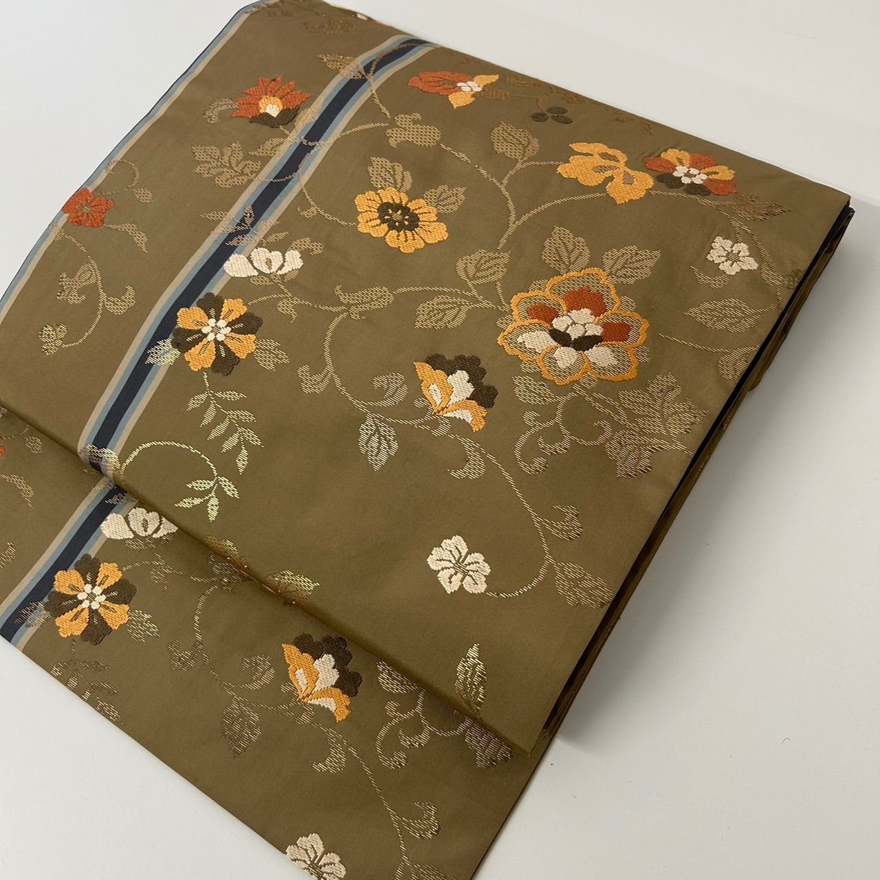 名古屋帯 正絹 金糸織り込み 美しい花唐草文 九寸MA-1575 - メルカリ