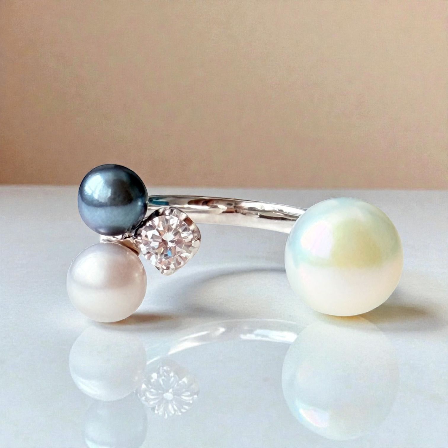 S 553 無敵の美意識へ覚醒 印象操作 セクシャルな色気を武器に 信頼を築く 淡水パール 3 Pリング マチュラダイヤモンド 指輪 美貌 魅力 好感度UP 特別なウィッカの魔法 サラ セレンディピティ 確実 モテる 復縁 復活 お守り 縁結び おまじない