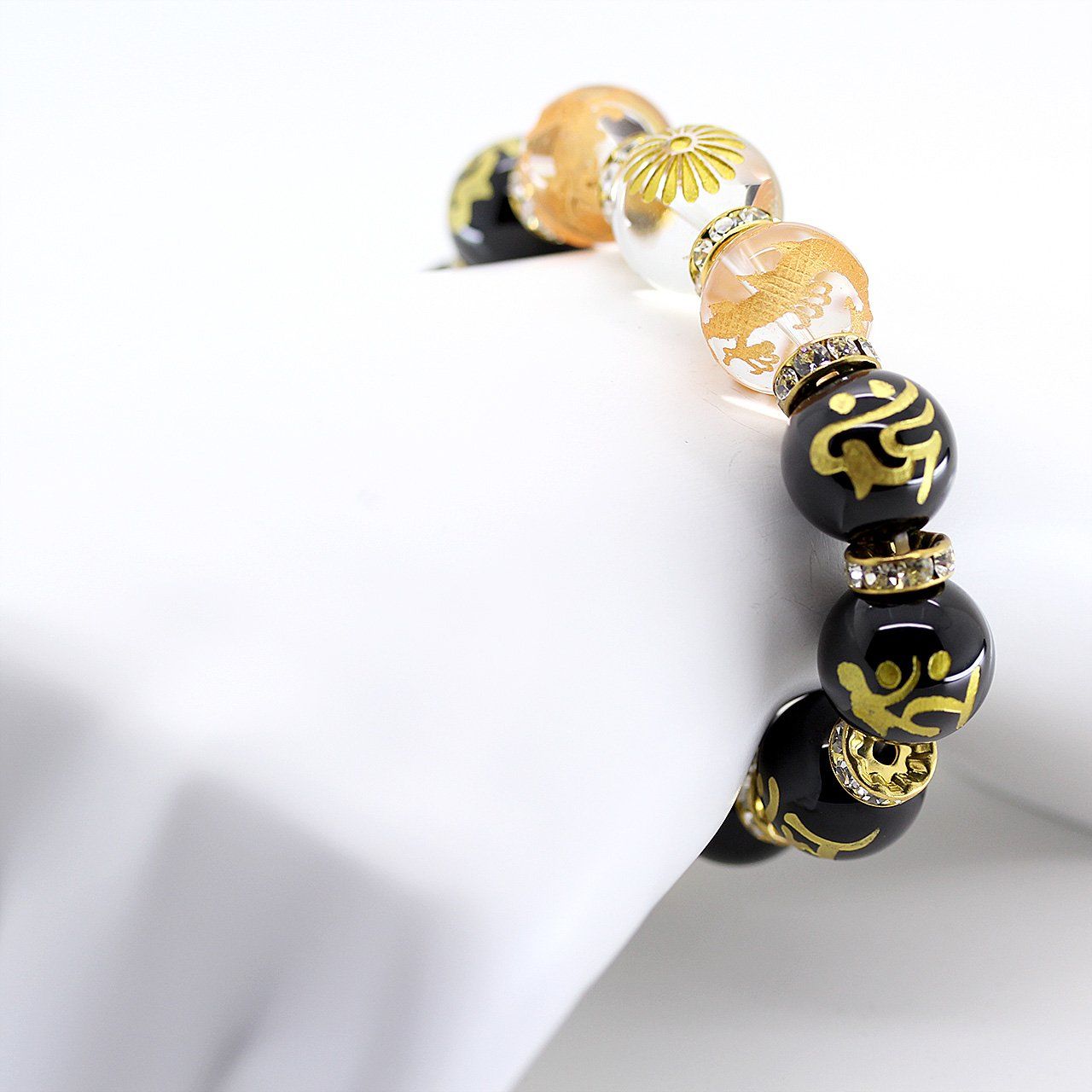 石輝] 4A菊紋彫水晶16mm梵字オニキス数珠ブレスレット ギフト用桐箱