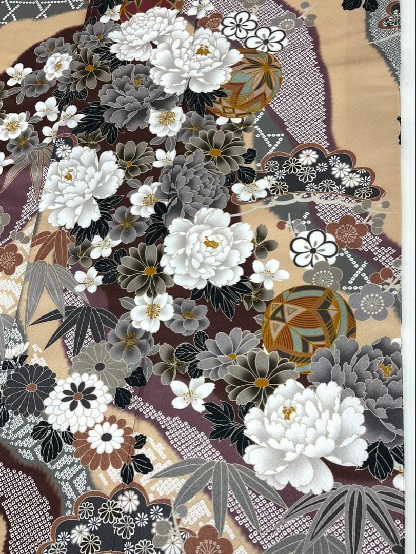 ポリエステル 振袖 四季の花々 鹿の子 紋意匠 ぼかし八掛 躾糸付き