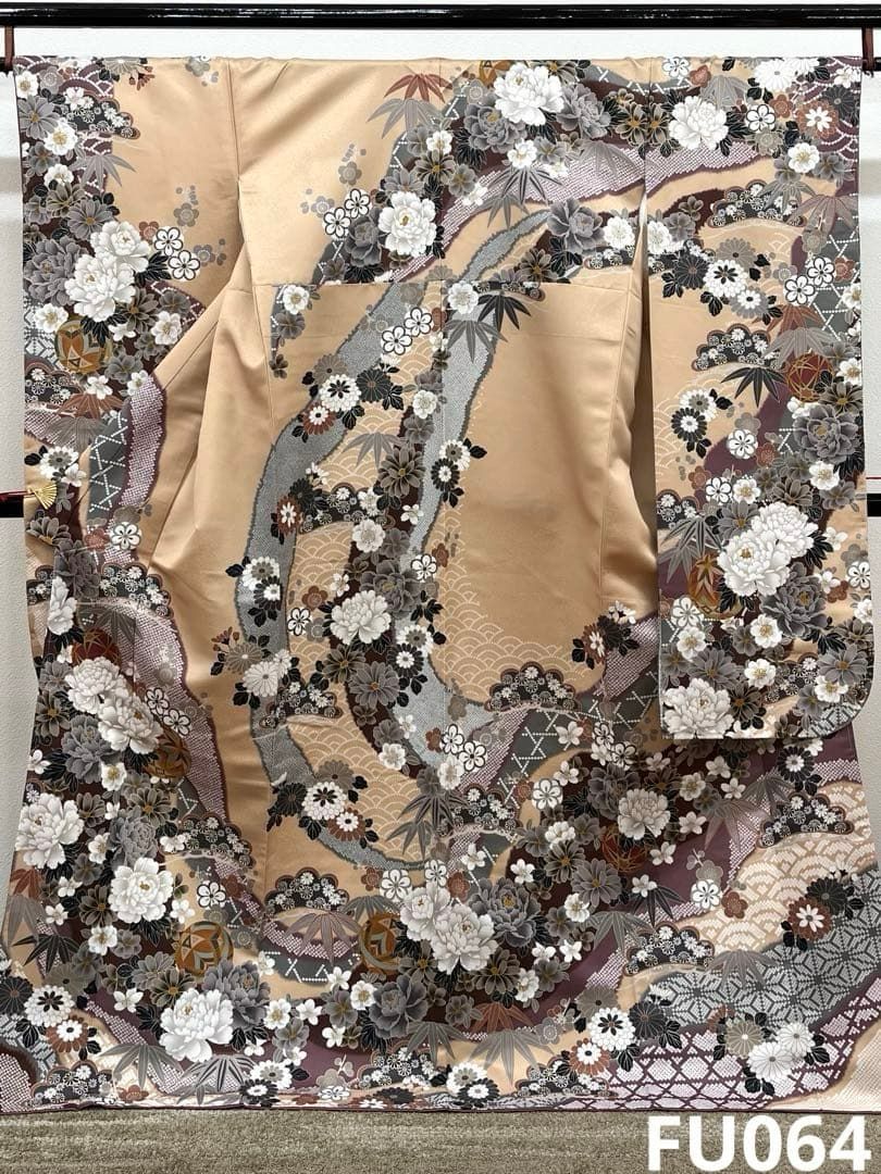 ポリエステル 振袖 四季の花々 鹿の子 紋意匠 ぼかし八掛 躾糸付き