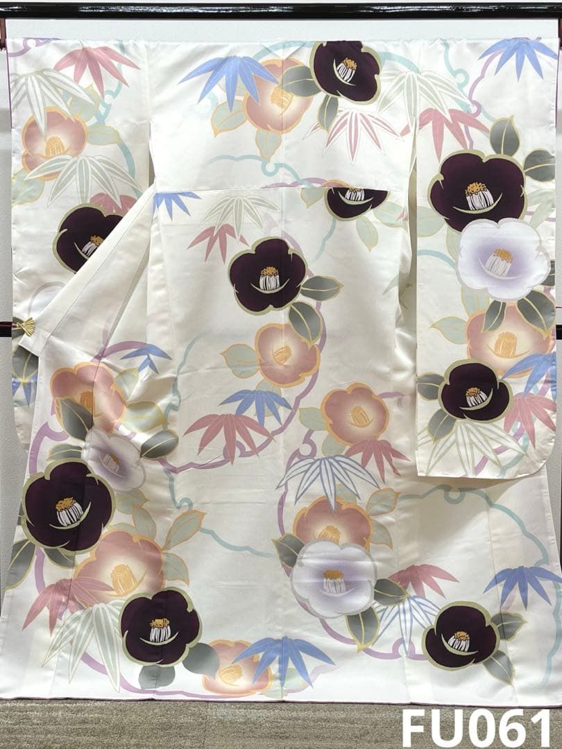 ポリエステル 振袖 大輪 椿 雪輪文様 紋意匠 ぼかし八掛 躾糸付き