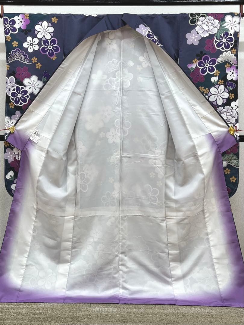 ポリエステル 振袖 牡丹 桜 松 梅 紋意匠 ぼかし八掛 躾糸付き FU060