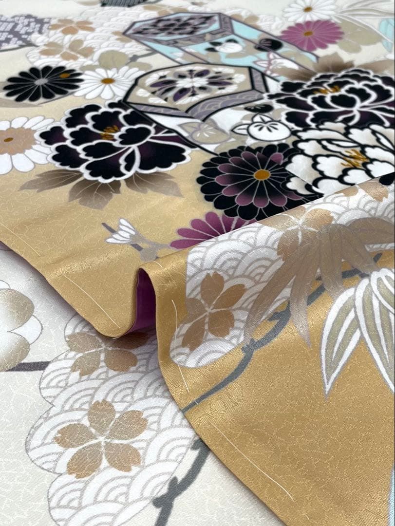 ポリエステル 振袖 菖蒲 鞠 紋意匠 ぼかし八掛 躾糸付き FU058 - メルカリ