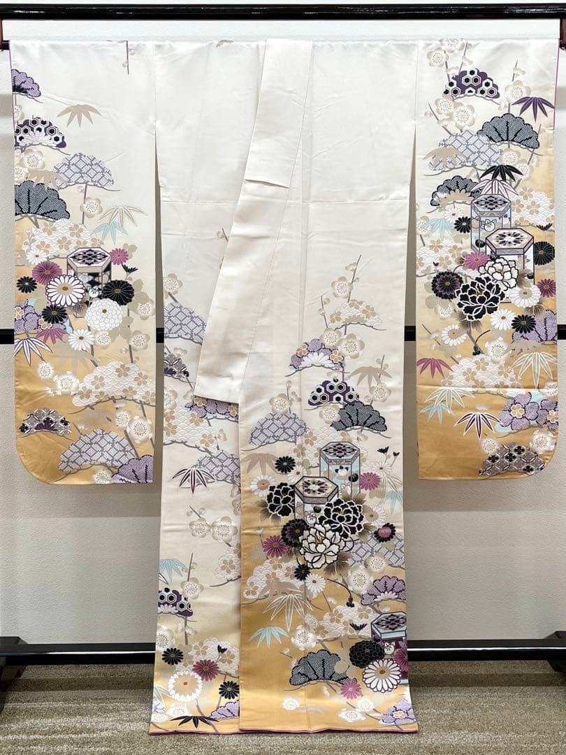 ポリエステル 振袖 菖蒲 鞠 紋意匠 ぼかし八掛 躾糸付き FU058 - メルカリ