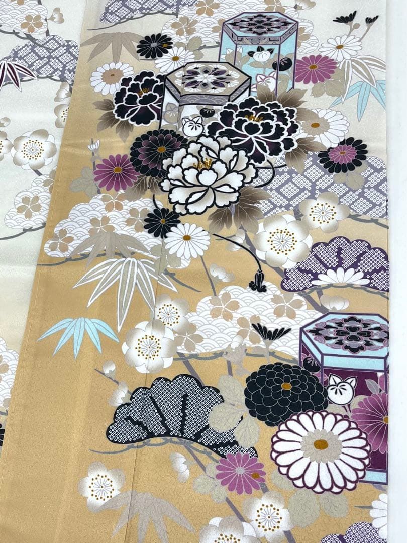 ポリエステル 振袖 菖蒲 鞠 紋意匠 ぼかし八掛 躾糸付き FU058 - メルカリ