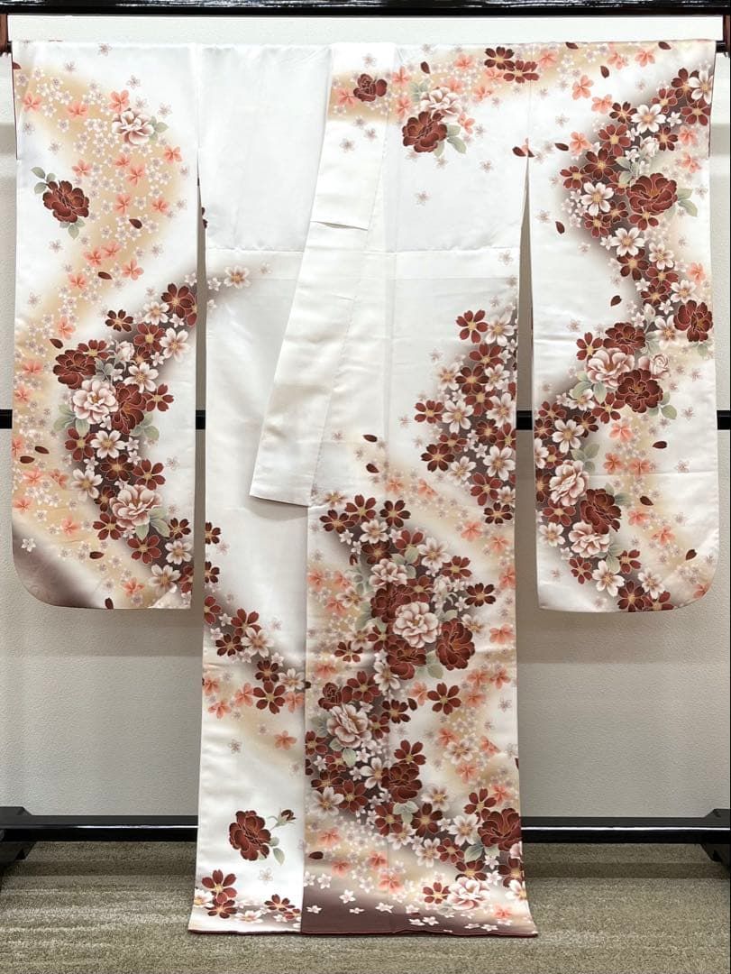 ポリエステル 振袖 牡丹 紋意匠 ぼかし八掛 躾糸付き FU052 - メルカリ