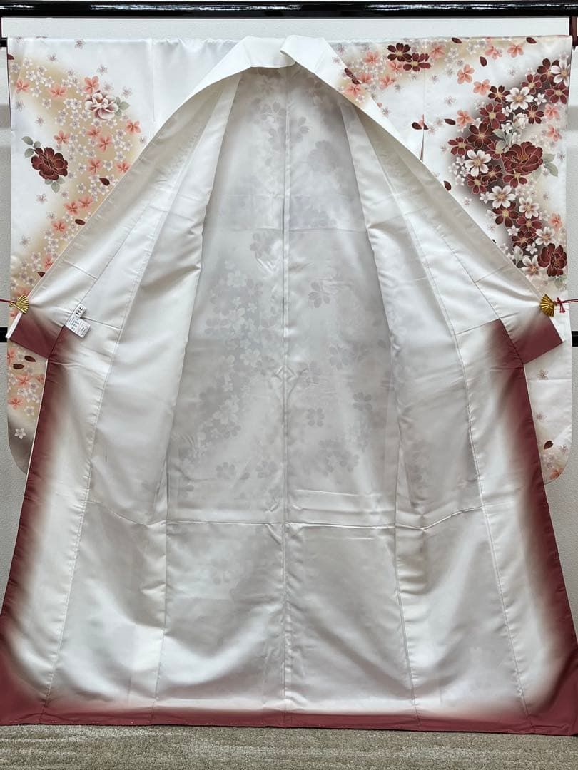 ポリエステル 振袖 牡丹 紋意匠 ぼかし八掛 躾糸付き FU052 - メルカリ