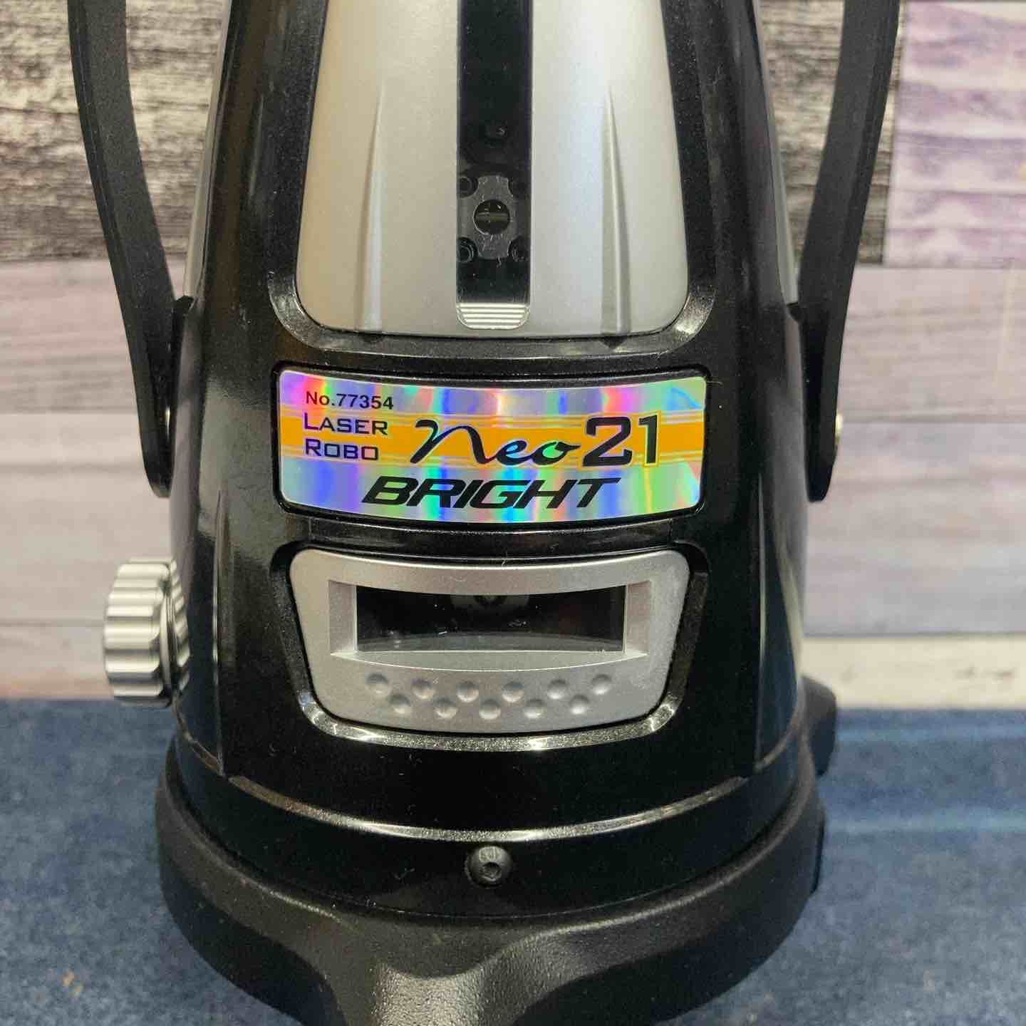 レーザー墨出し器