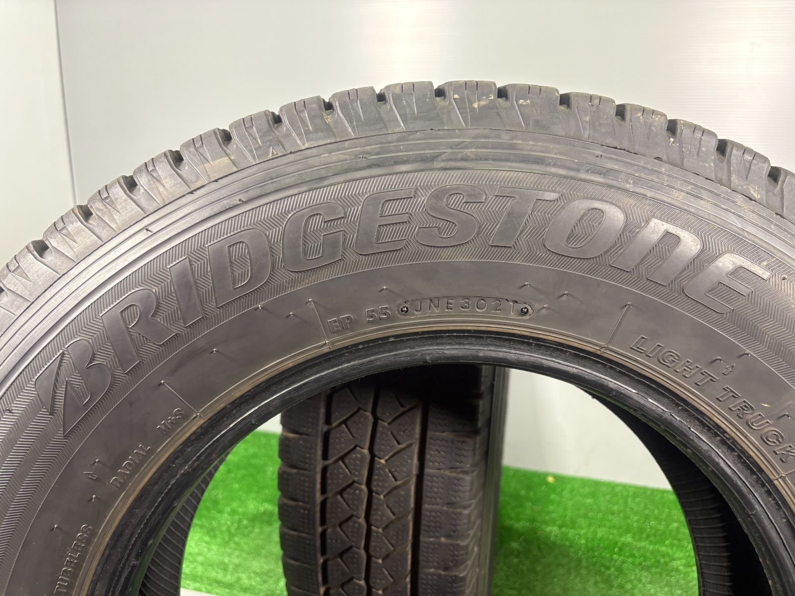  195 80 R 15 LT ブリヂストン VL 1 2本 冬 タイヤ スタッドレス TA 819 15インチ スタッドレス