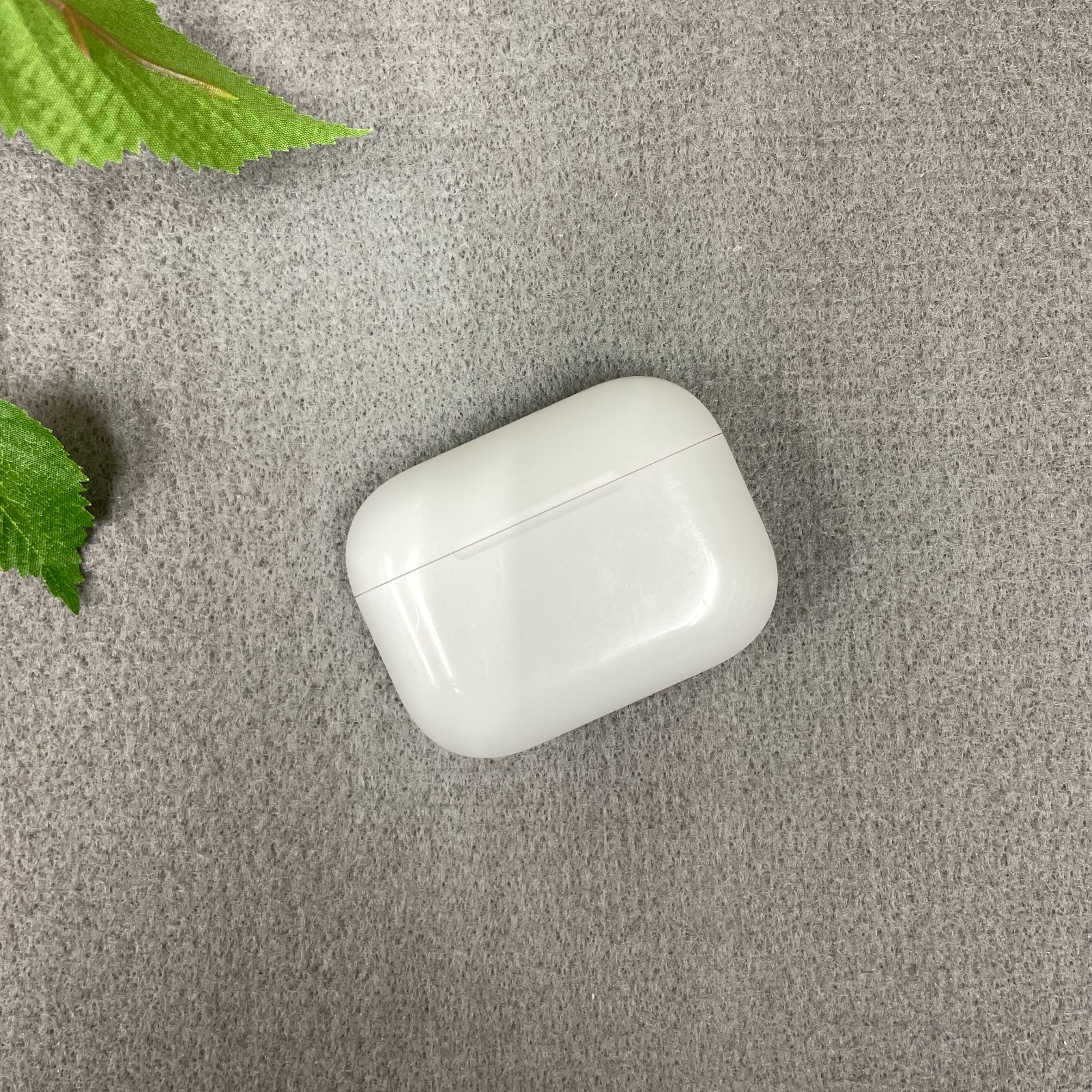 AirPods Pro 3 モデル T 4 THW