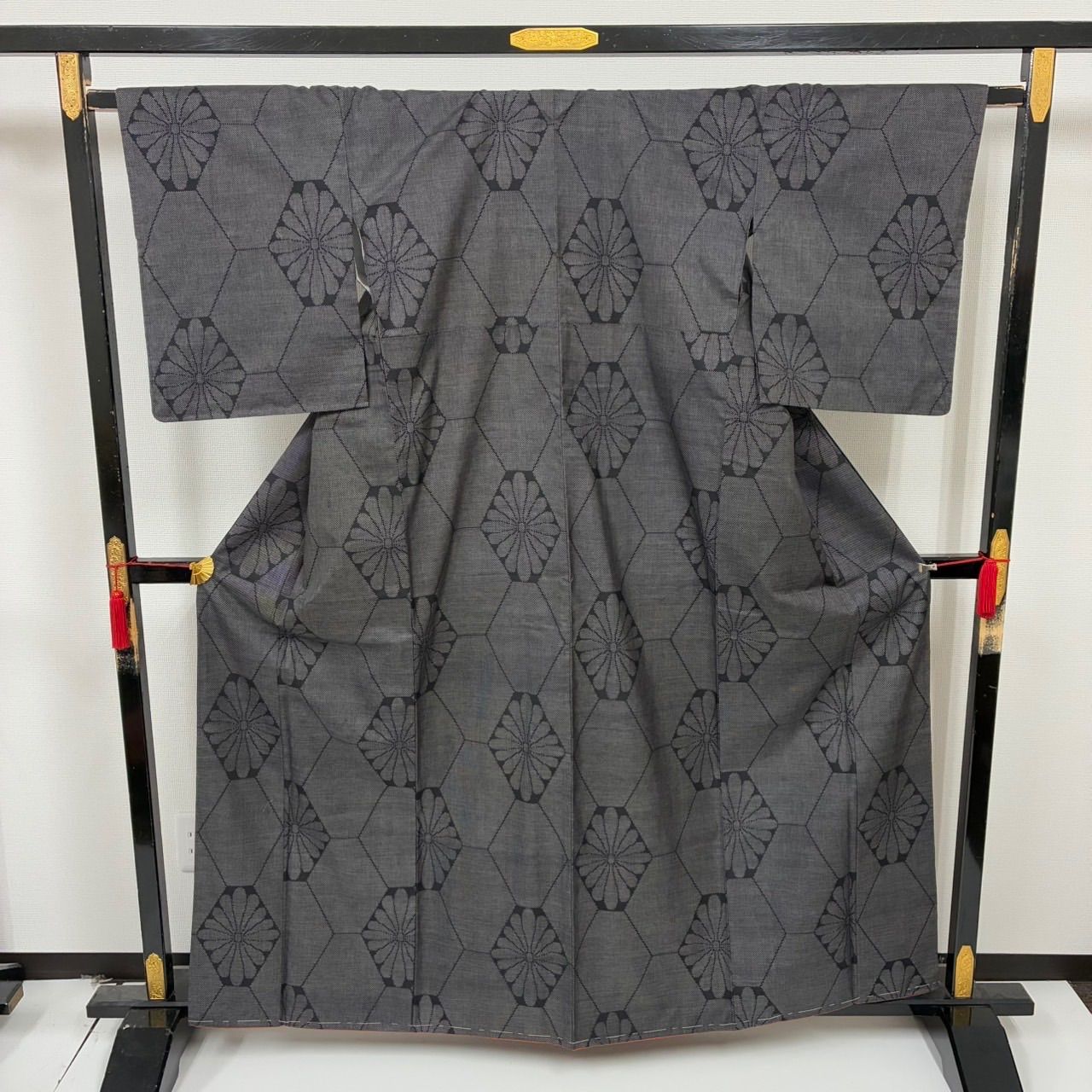 本場大島紬 泥染 一元式 菊 素敵な絣柄 正絹 着物 MK-1636 - メルカリ