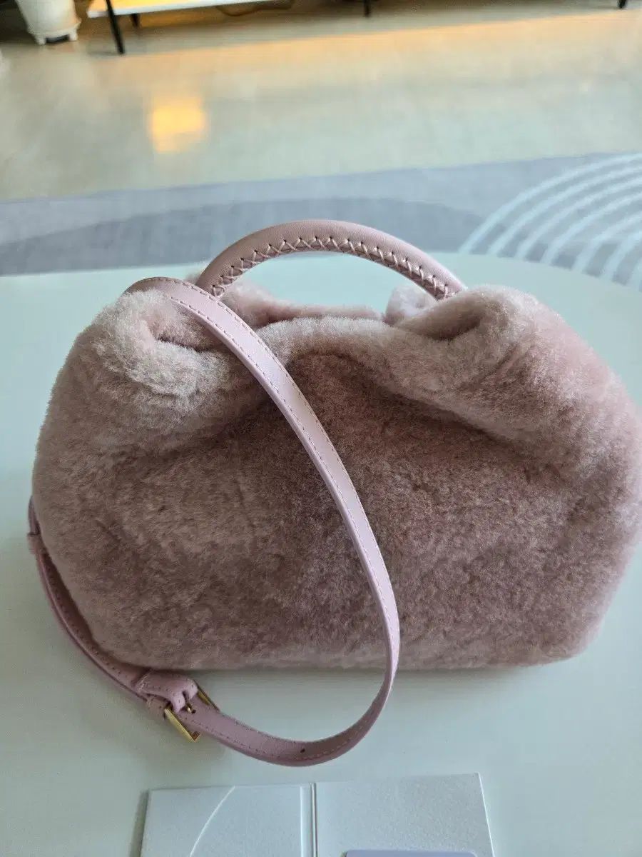 エル レム ピンク シープスキン トゥー クロスバック