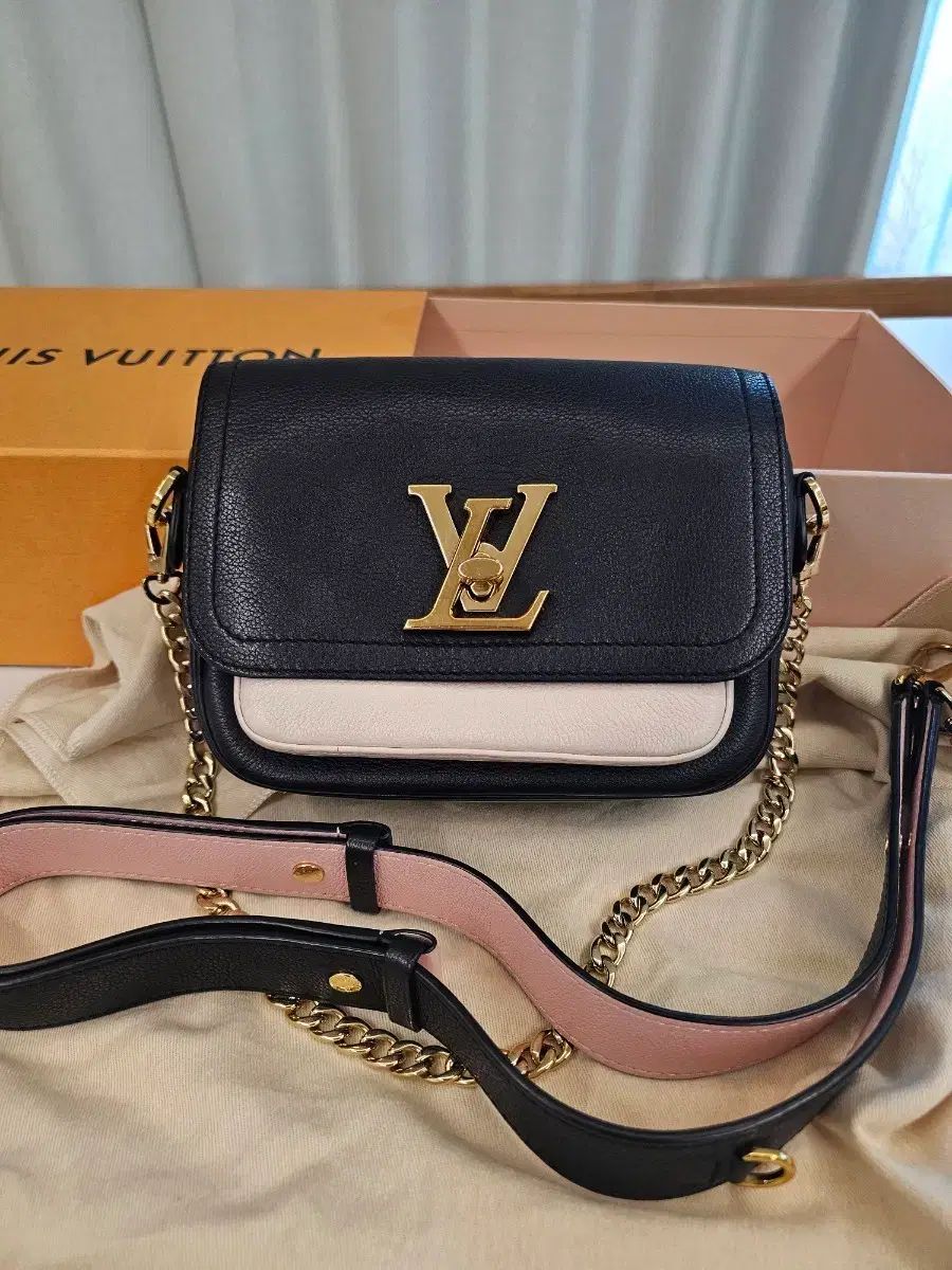 ルイヴィトン ロックミー テンダー チェーンバッグ
