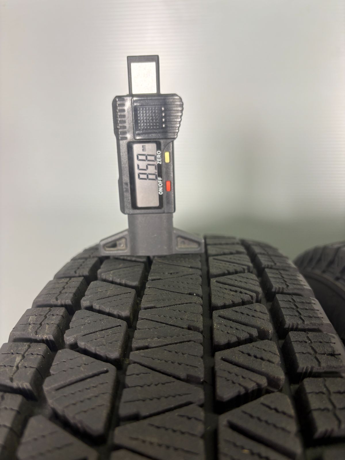  16 x 5 J 25 5穴 PCD 139 7 175 80 R ブリヂストン DM V 3 4本 冬 タイヤ ホイール セット スタッドレス TA 824 16インチ タイヤ ホイールセット