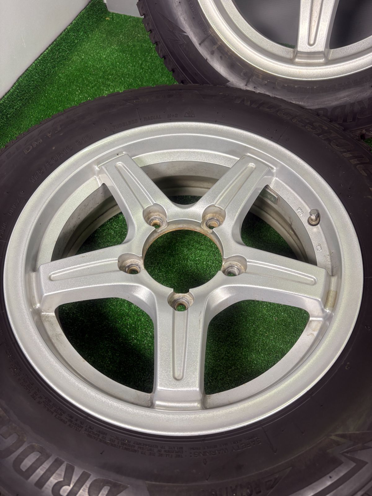 16 x 5 J 25 5穴 PCD 139 7 175 80 R ブリヂストン DM V 3 4本 冬 タイヤ ホイール セット スタッドレス TA 824