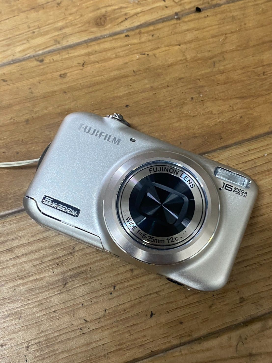 富士フイルム FinePix JX 400 コンパクトカメラ デジカメ デジタルカメラ フジフィルム yn 111702