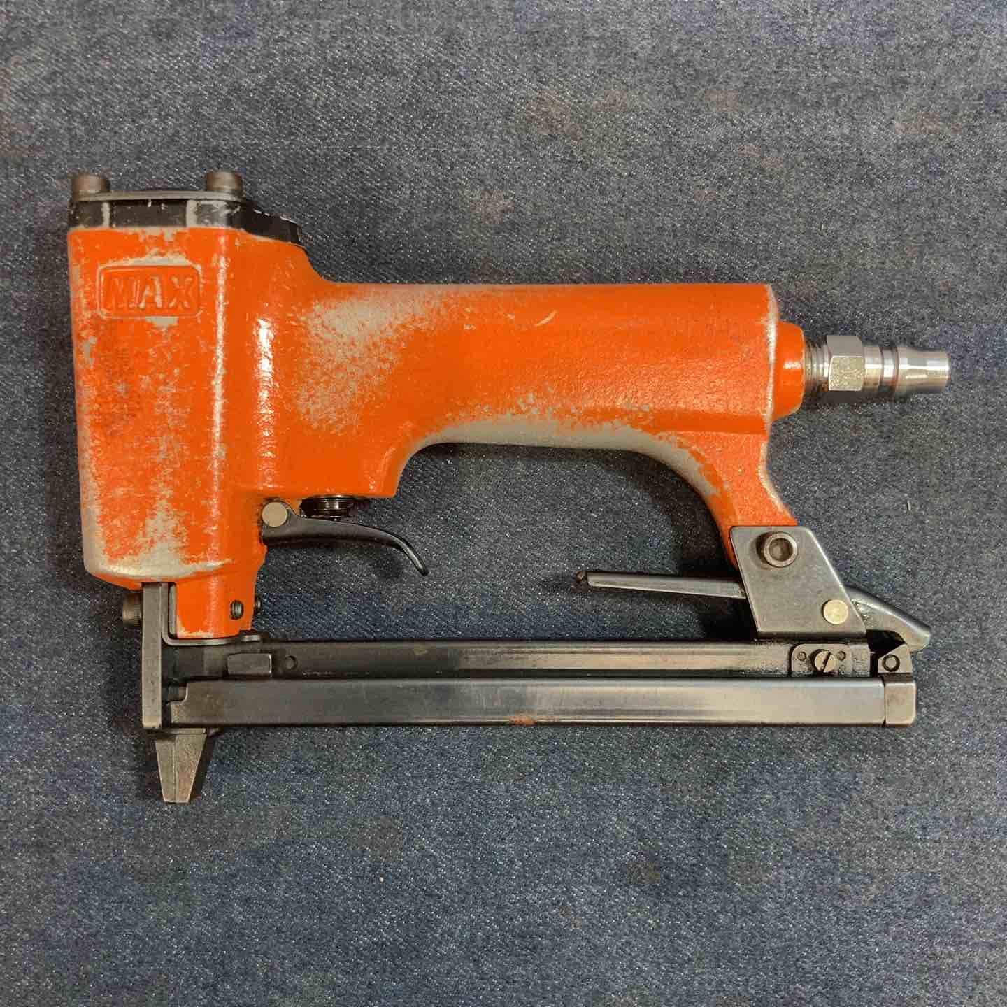 マックス MAX 常圧ステープル用エアネイラ TA-20 A 413 J