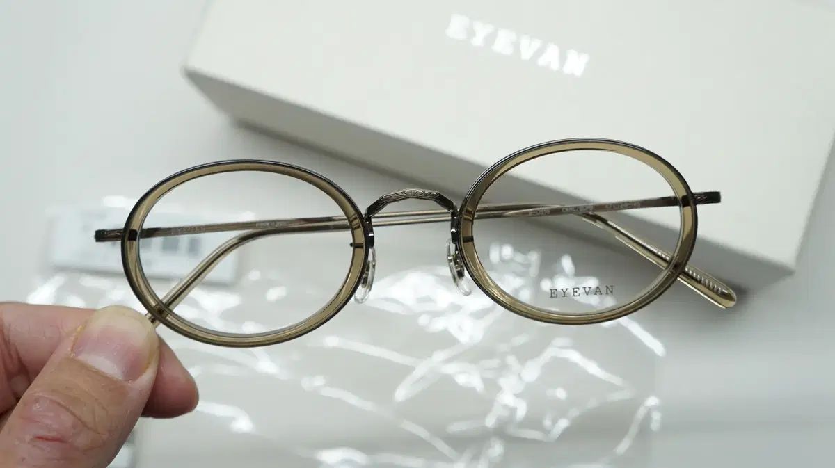 アイヴァン E 0516 EYEVAN オーバル型メガネフレーム