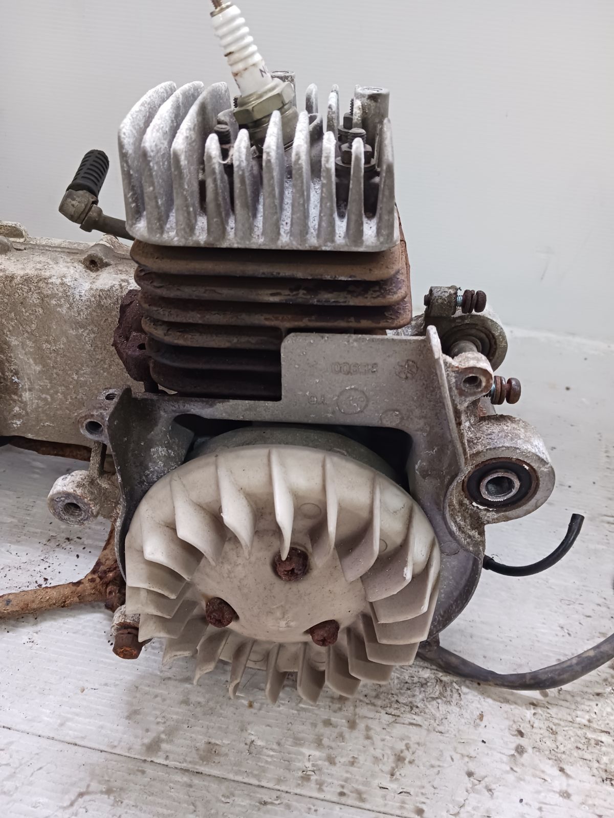 YAMAHAパッソルエンジン2E9 - メルカリ