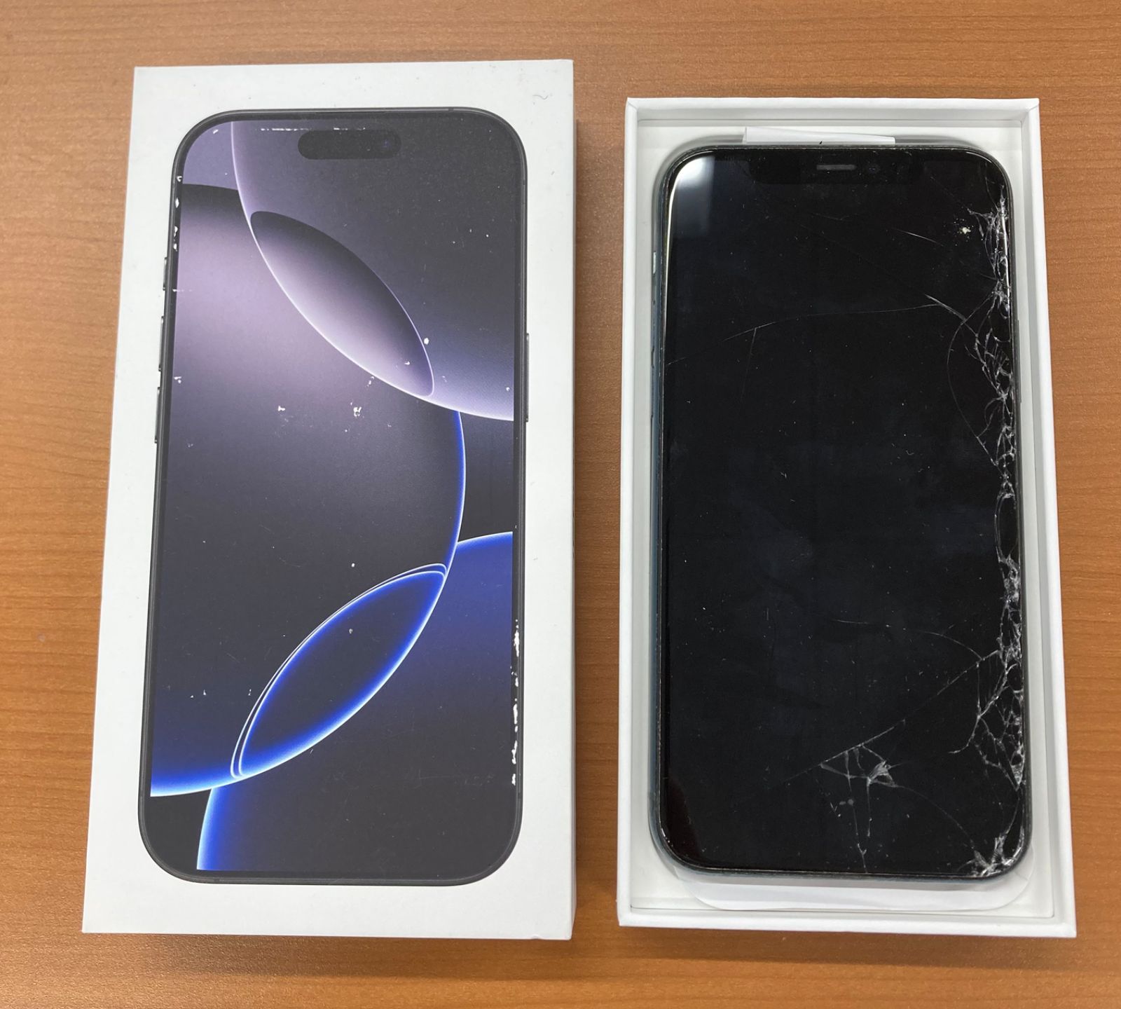 ジャンク品 iPhone 11 Pro 256GB ミッドナイトグリーン 画面破損