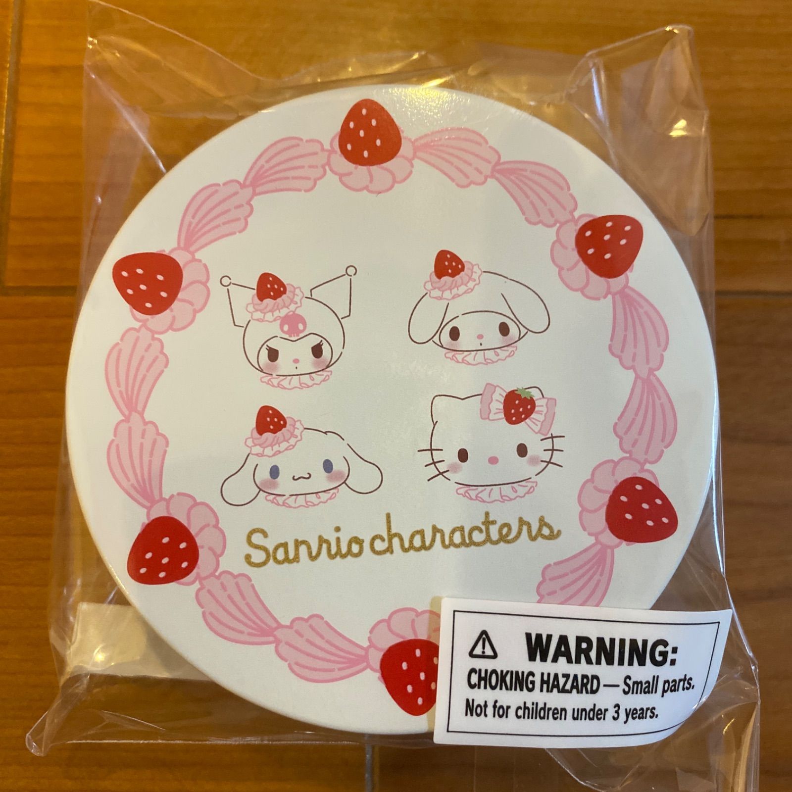 サンリオ いちごホイップ ショートケーキ 缶ケースとシールセット