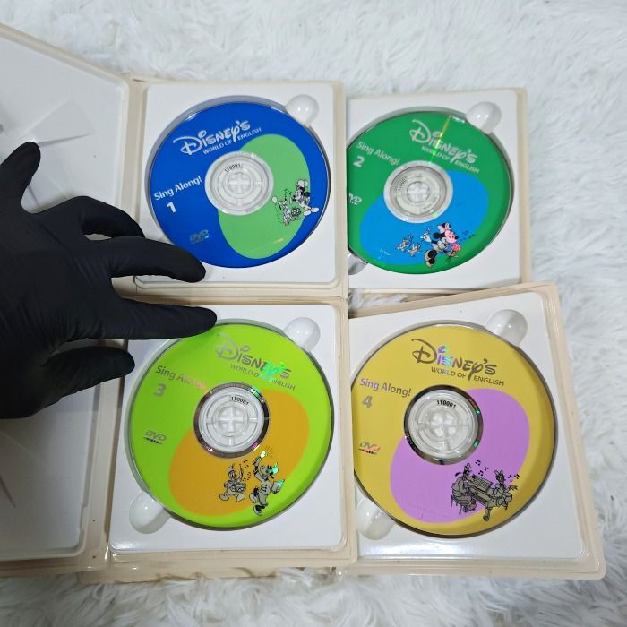 美品　ディズニー英語システム⭐︎ワールドオブイングリッシュ　DVD CD ディズニー Disney DWE WORLD OF ENGLISH ワールドイングリッシュ