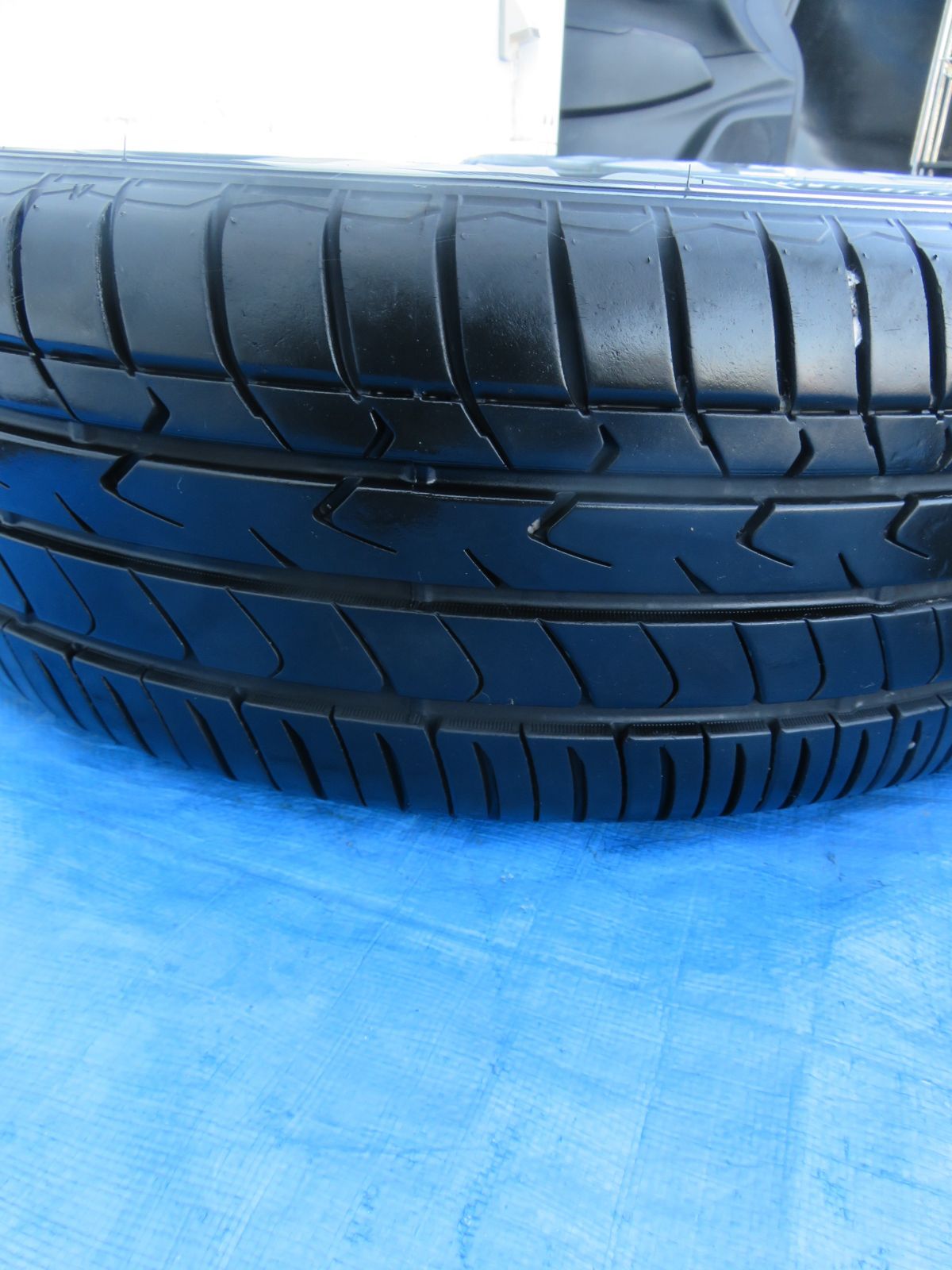 ホイールタイヤ 205