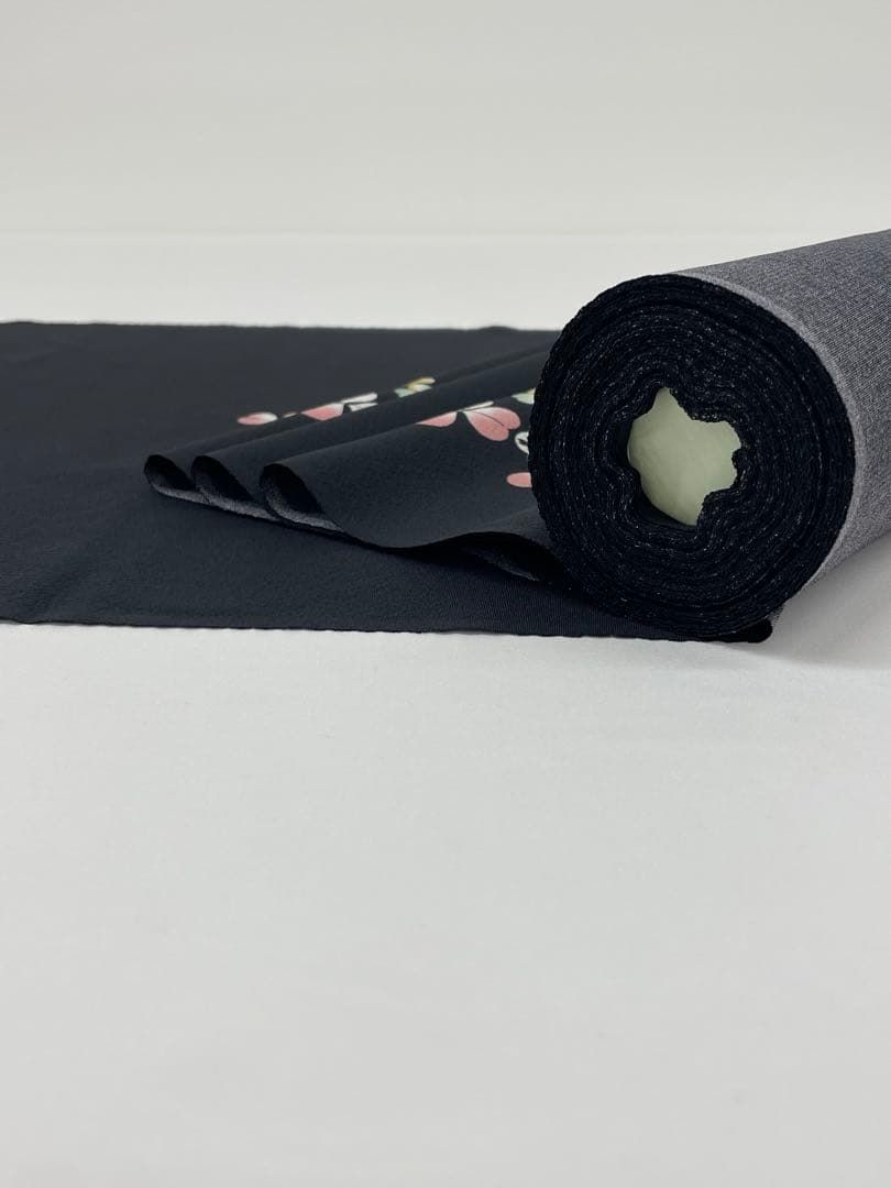 小紋 飛び柄 三つ葉 桜 黒 反物 正絹 O123 - メルカリ