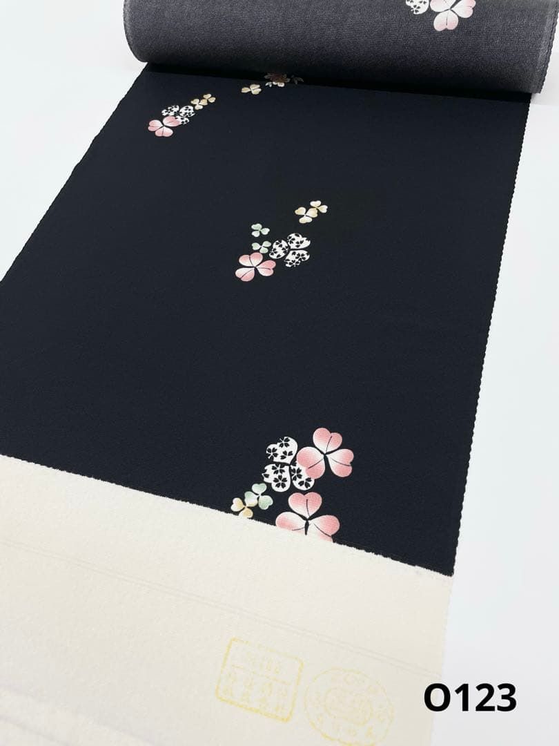 小紋 飛び柄 三つ葉 桜 黒 反物 正絹 O123 - メルカリ