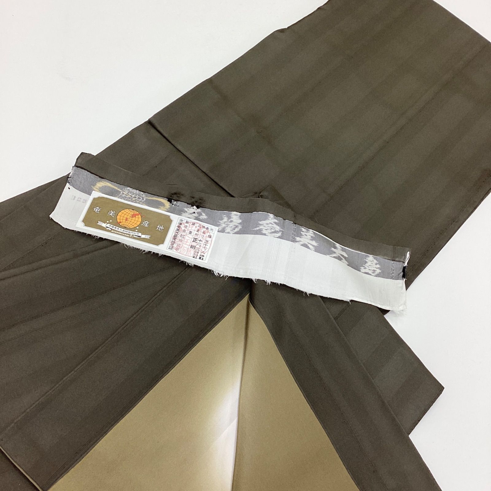 中古品 袷着物 本場奄美大島紬 落款あり 証紙つき 正絹R53 - メルカリ