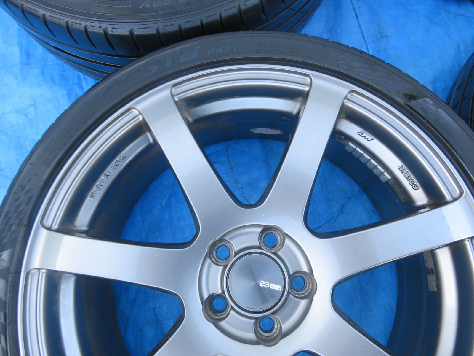 SFC 3777 エンケイ PF 07 18インチ 18 7 5 J 48 5穴 PCD 100 ホイールタイヤ 215 40 ZR 製 ４本セット インプレッサ GRF GVF GH 2 6 8