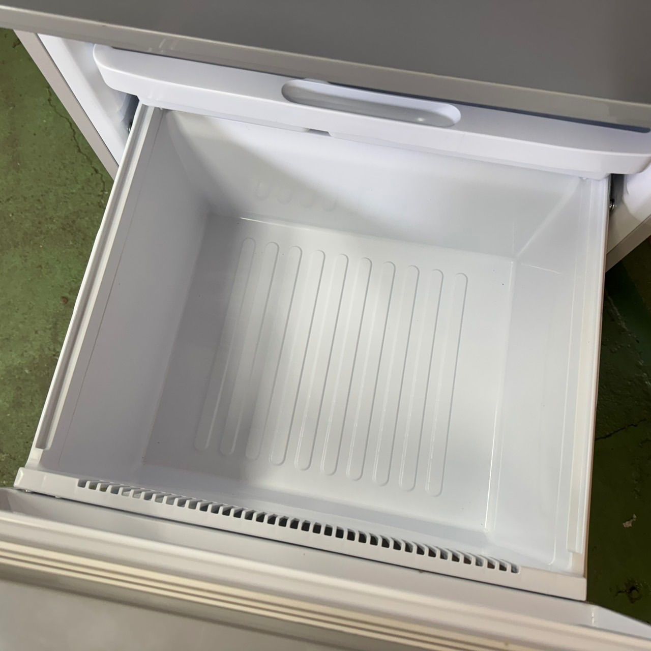 327 シャープ 大型冷蔵庫 350L どっちもドア 300L強 小型 家庭用