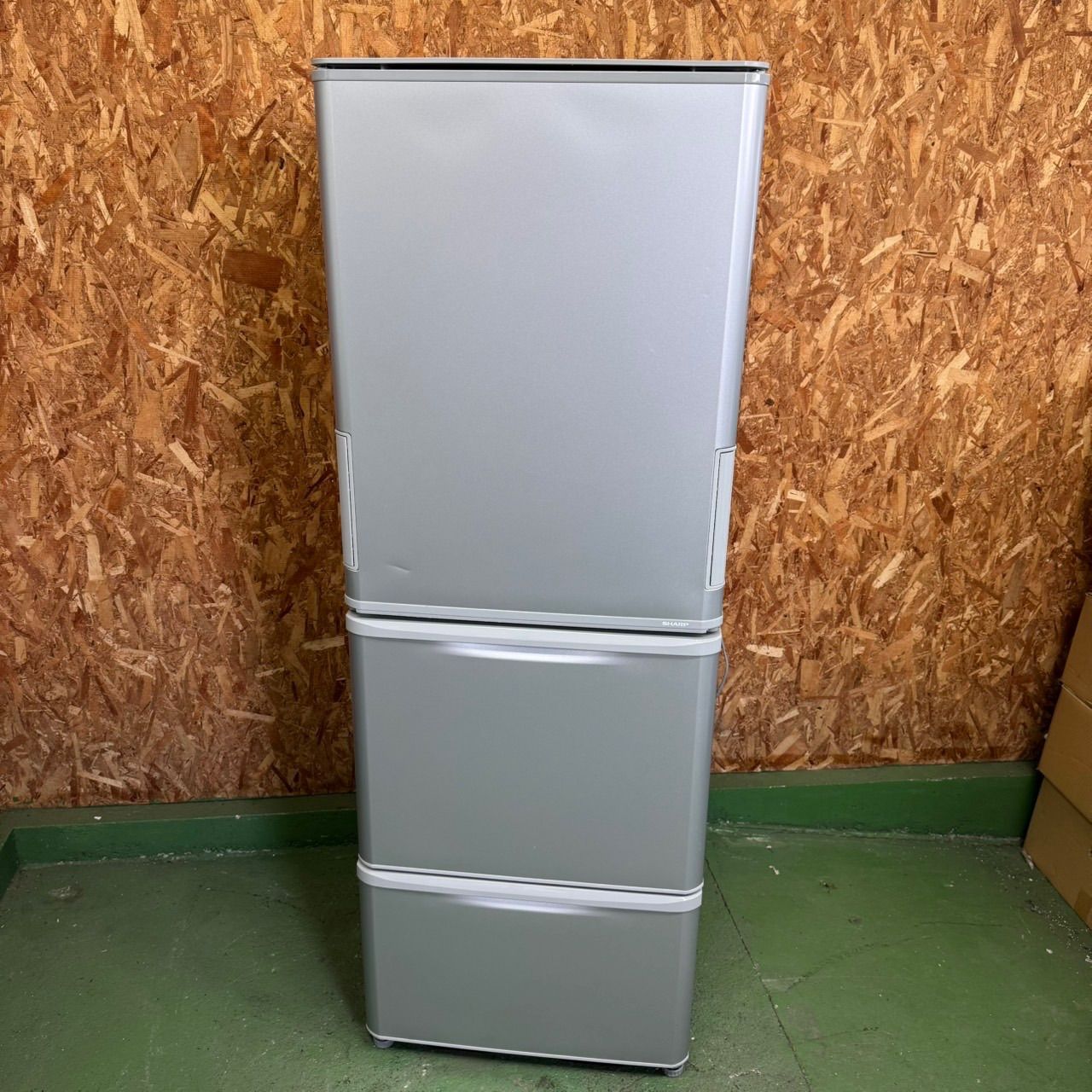 327 シャープ 大型冷蔵庫 350L どっちもドア 300L強 小型 家庭用