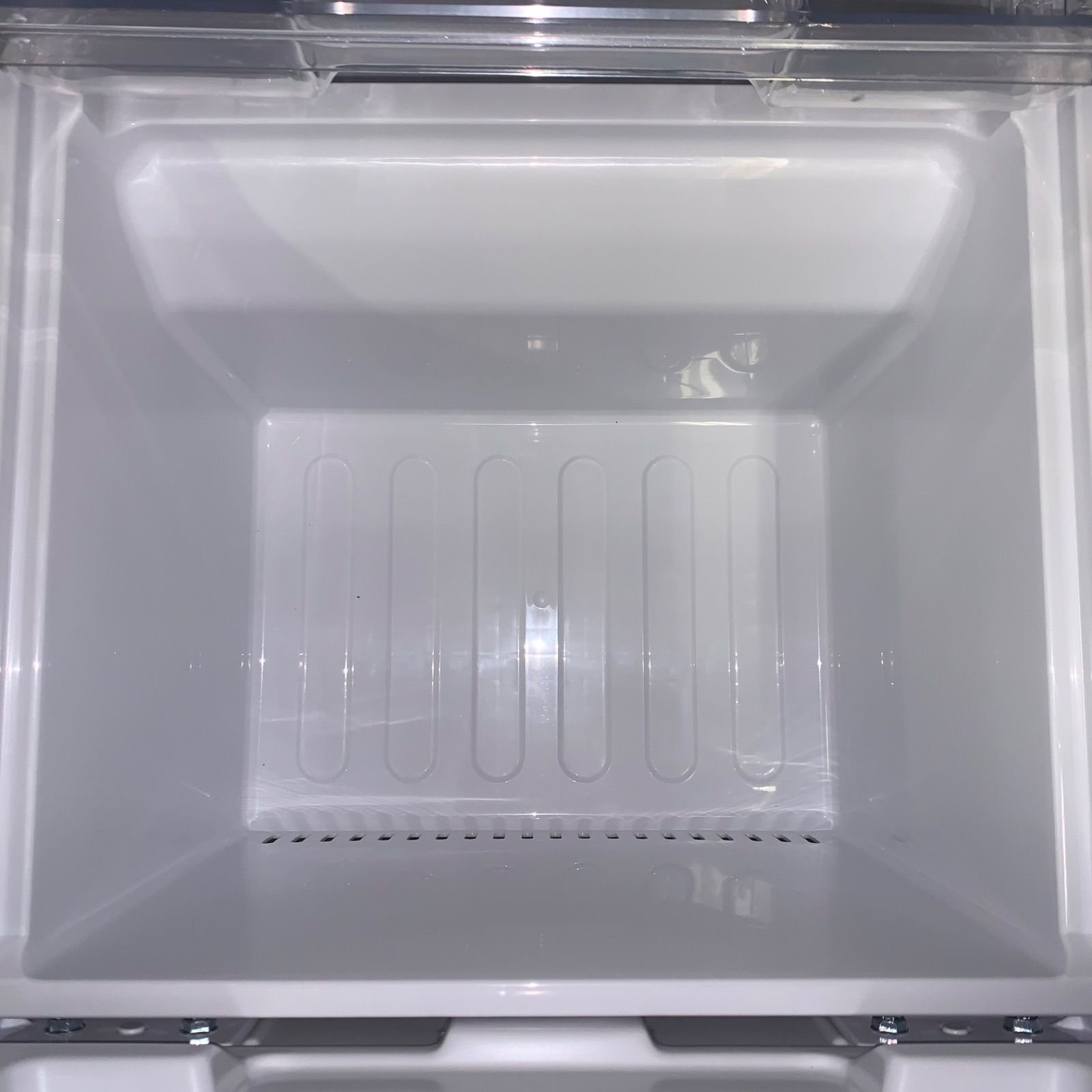 11r72. 美品 SHARP シャープ 152L 2ドア 冷凍冷蔵庫 SJ-15E3-B