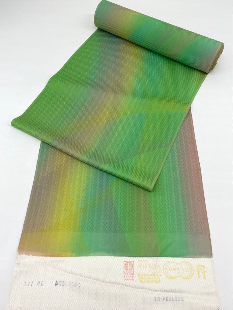 小紋 染め分け 紋意匠 正絹 反物 T9136 - メルカリ