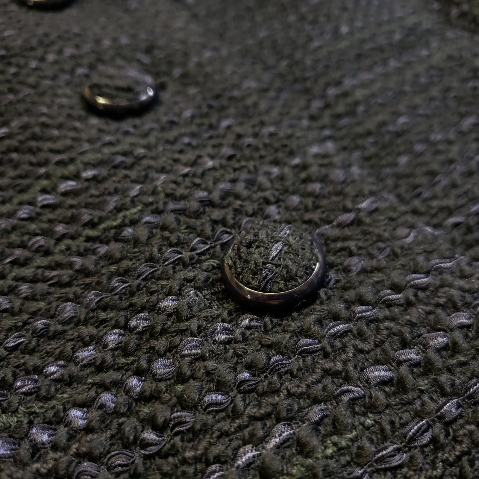 美品✨ YUKI TORII スパンコール ツイード風ジャケット 黒 パール40 YUKI TORII ジャケット ツイード調デザイン ブラック系 表記サイズ：40