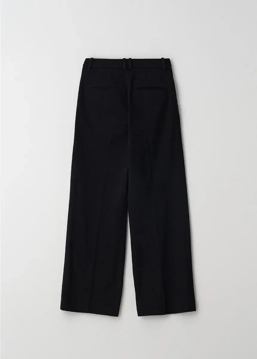 フラットエッジ タック トラウザー ブラック