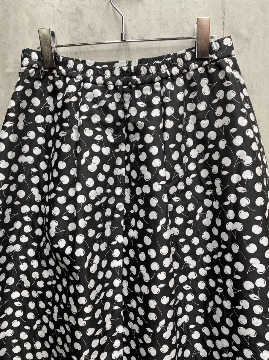 ROSE TIARA JEWEL ローズティアラジュエル フルーツ チェリー柄 フ スカート size 42|白ｘ黒 ◎レディース