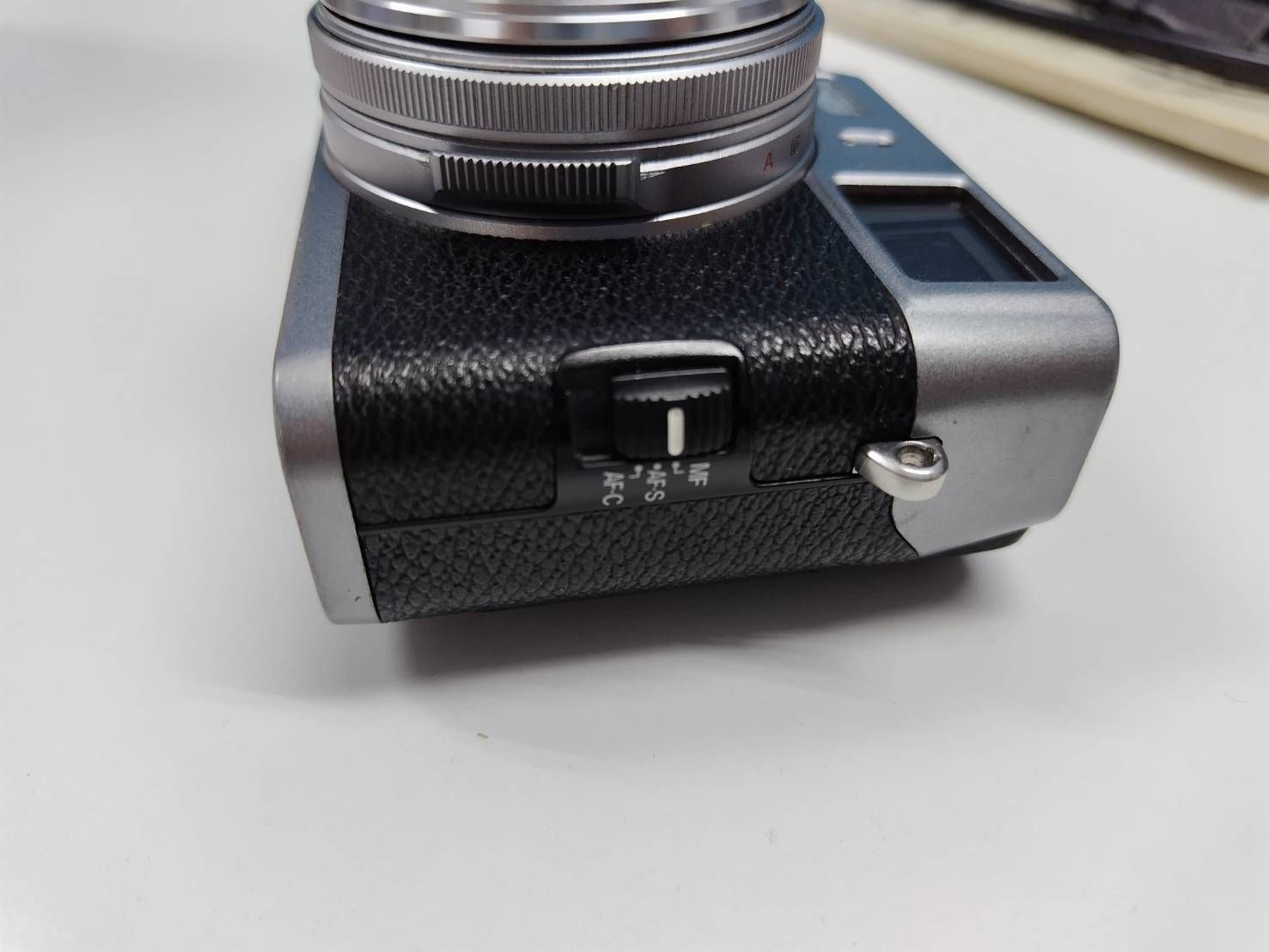 デジタルカメラ シルバー