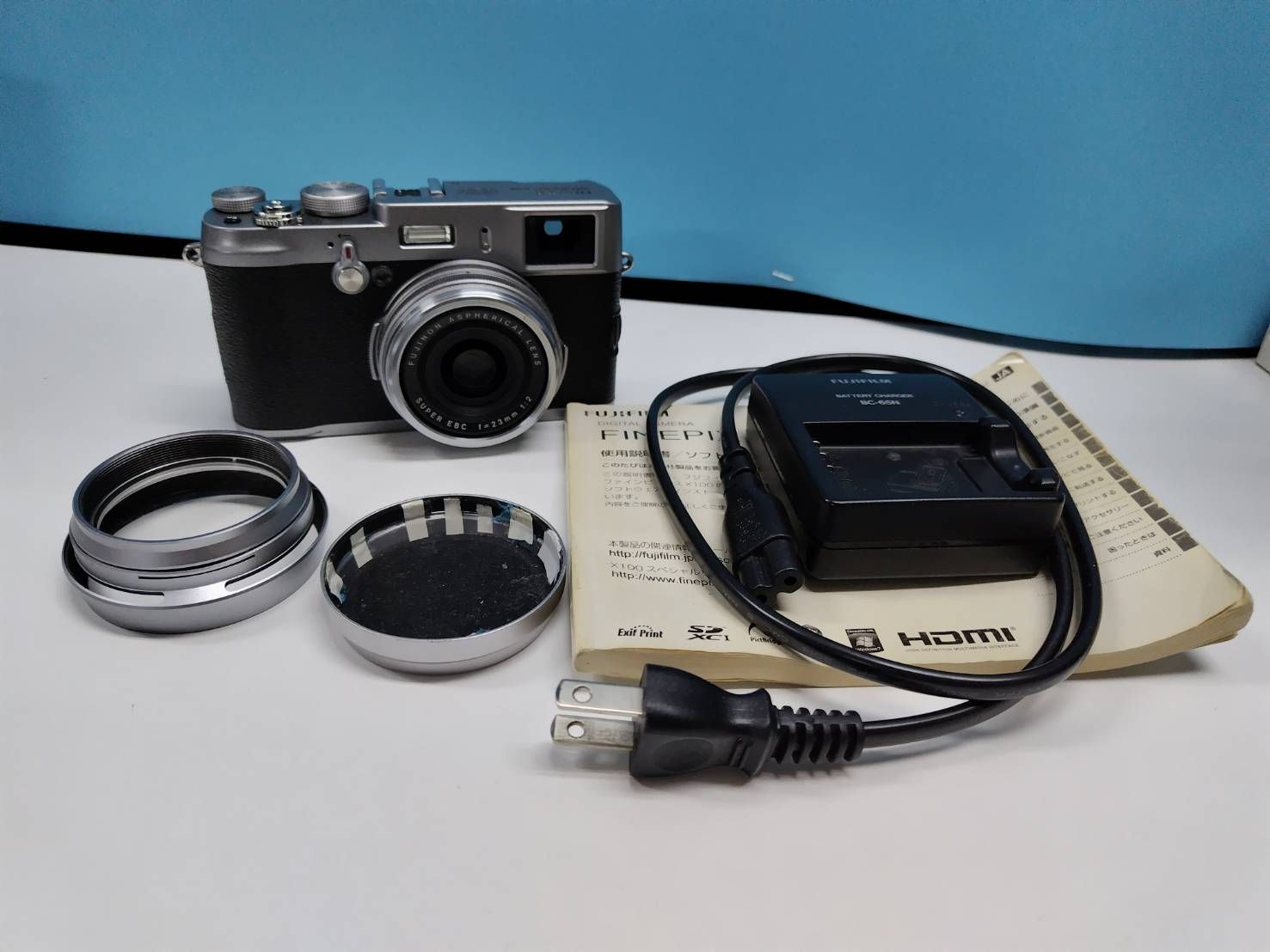 FinePix X 100 デジタルカメラ シルバー 富士フイルム