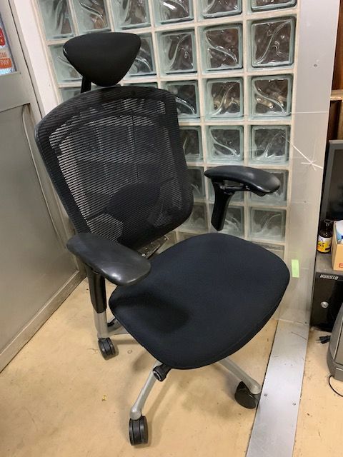 オカムラ コンテッサチェア 黒