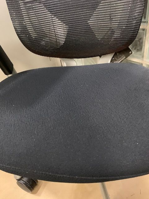  人気 オカムラ コンテッサチェア 黒 ガス圧チェア オフィスチェア ワークチェア 椅子 チェア