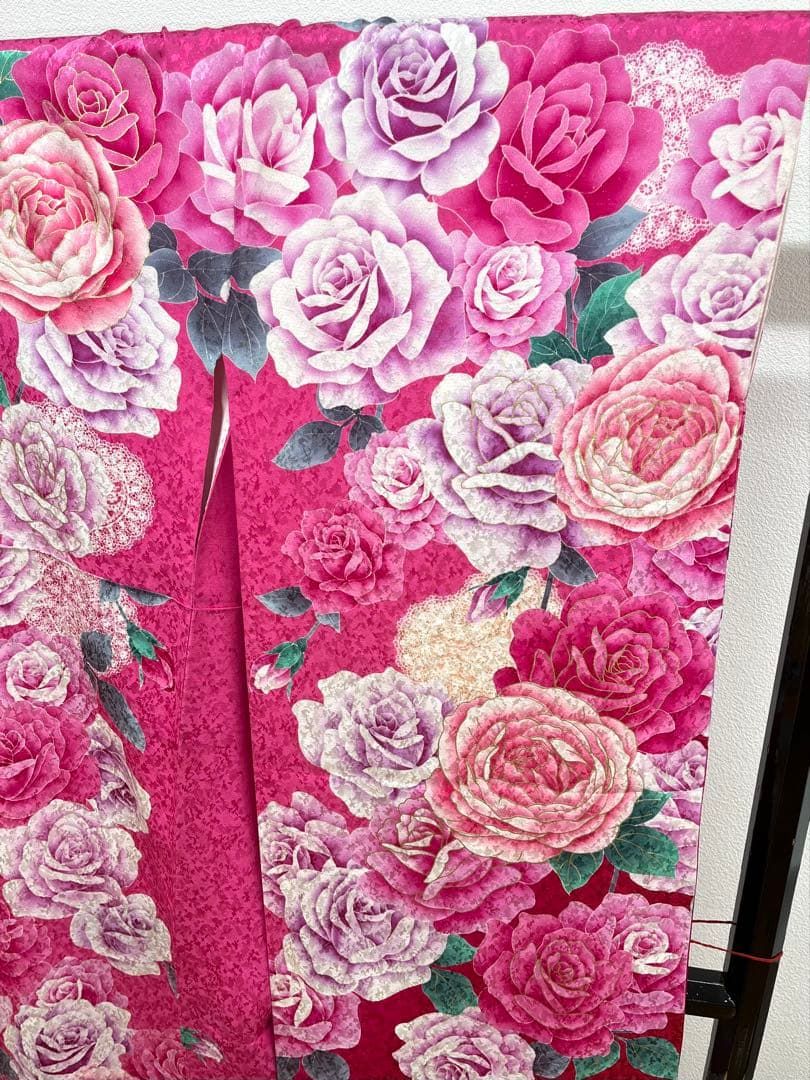 振袖 銀通し 刺繍 金彩 薔薇 紋意匠 身丈159cm 撥水加工済 MO3184