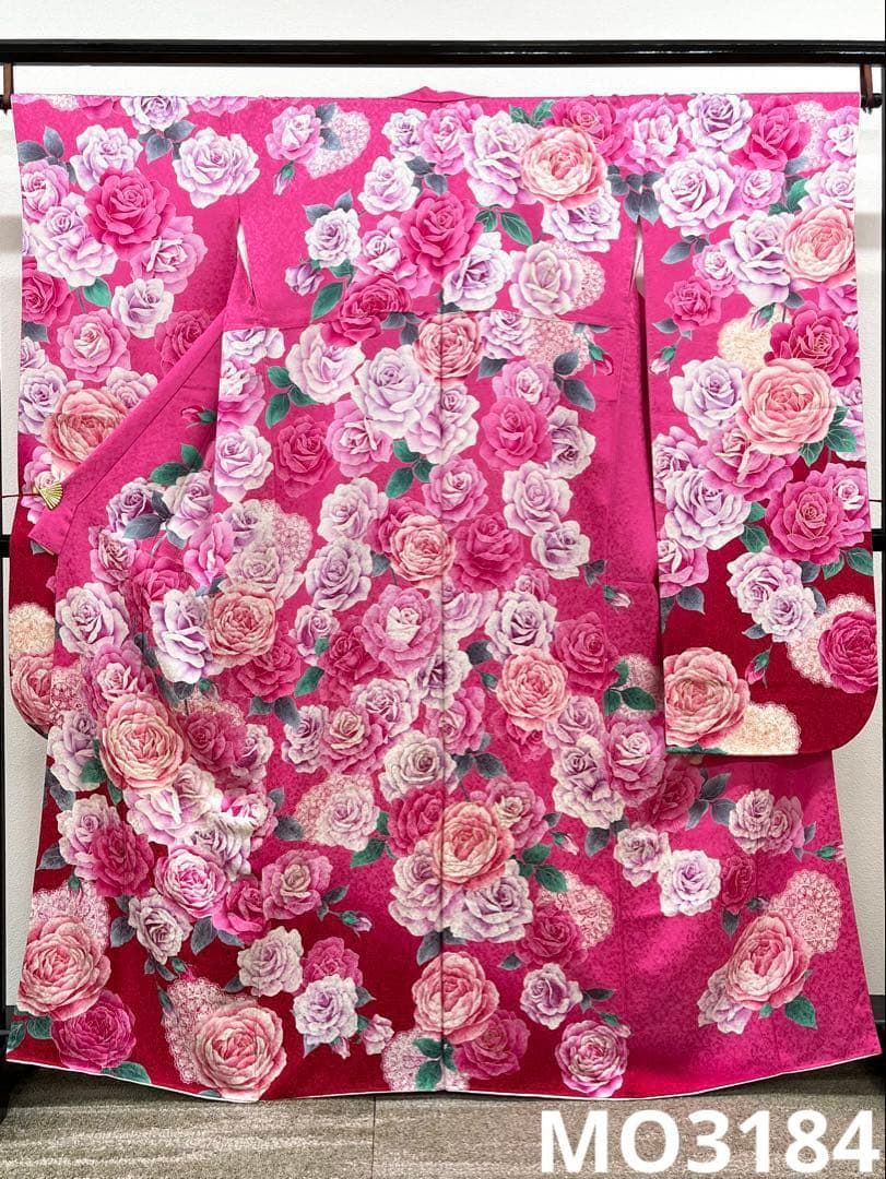 振袖 銀通し 刺繍 金彩 薔薇 紋意匠 身丈159cm 撥水加工済 MO3184