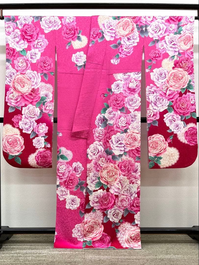 振袖 銀通し 刺繍 金彩 薔薇 紋意匠 身丈159cm 撥水加工済 MO3184