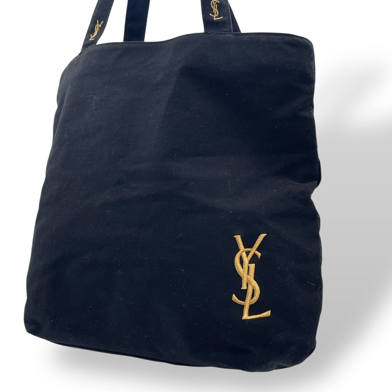 美品✨サンローラン ショッピングトート YSLチャーム A4収納可 ブラック 極美品 A4収納可 Yves Saint Laurent イヴサンローラン トートバッグ