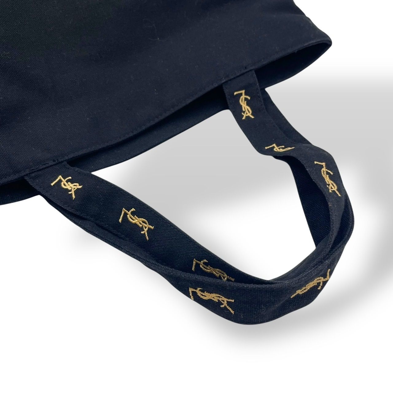 美品✨サンローラン ショッピングトート YSLチャーム A4収納可 ネイビー SAINT LAURENT（トートバッグ ・ ブルー・ネイビー/青色系）のフリマ