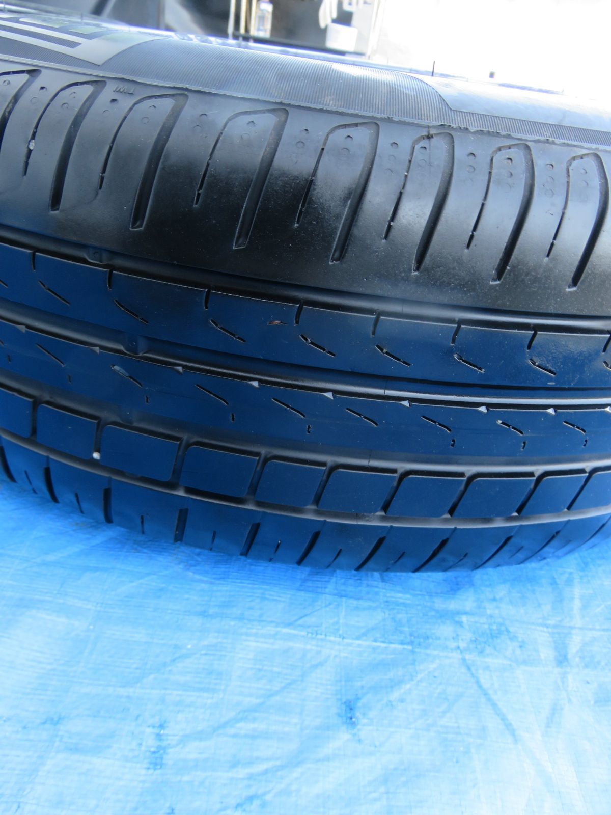 ホイールタイヤ 205